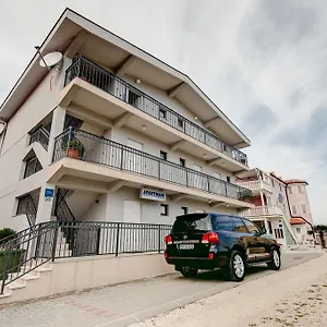 Zaton M. Ilesh Apartment
